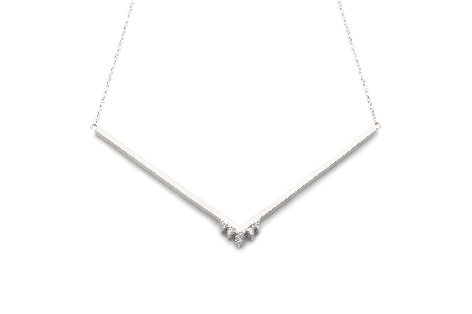 Unique white gold necklace with wide V bar