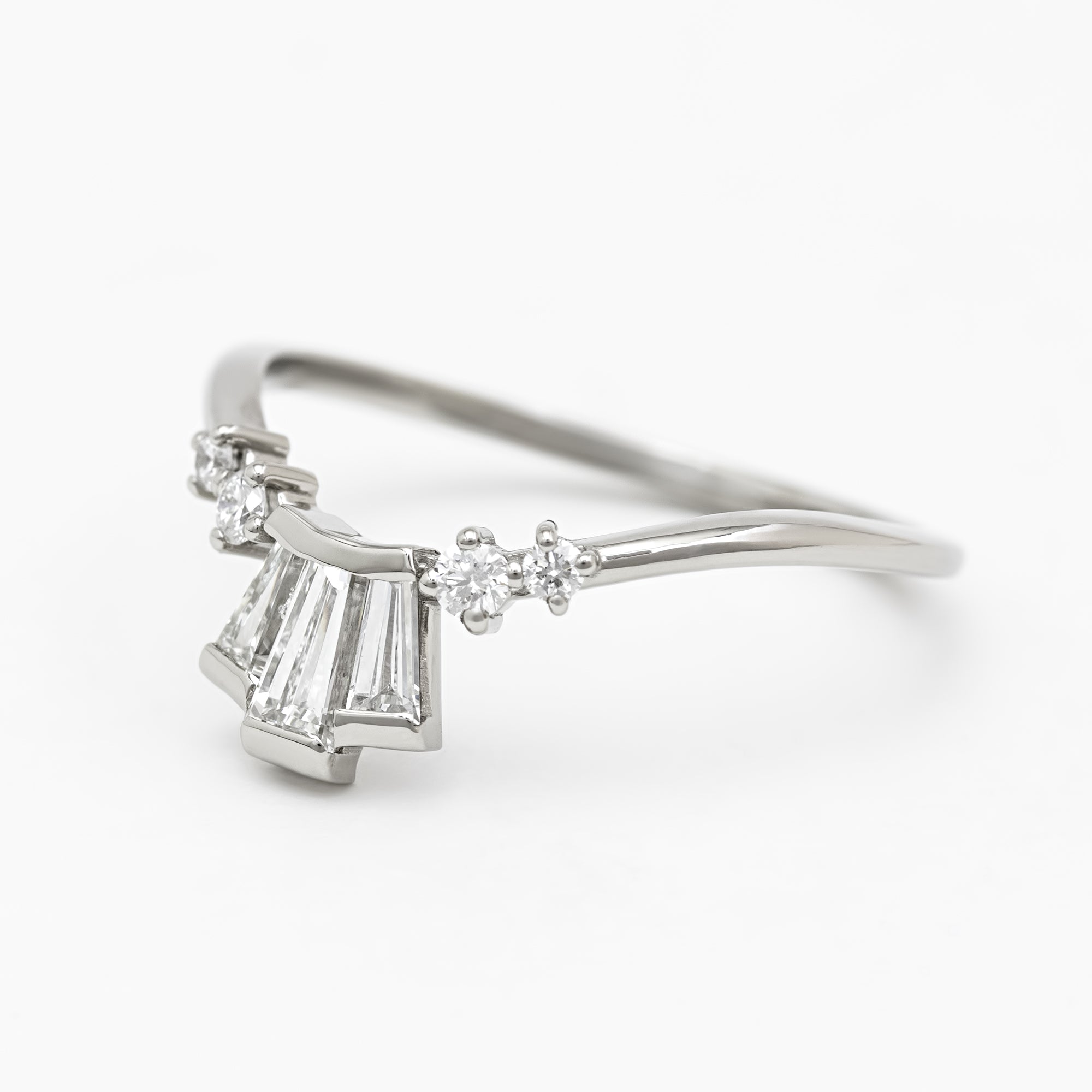 Clement Ring | Vintage Inspired Alternating Baguette Diamond Hugger Band
